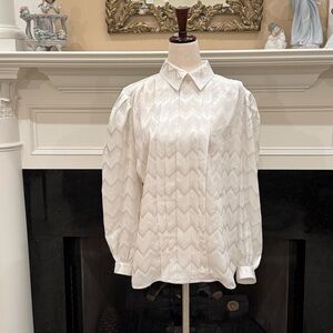 Nilani Vintage White Chevron Puff Sleeve Button-Down Blouse – Size 8